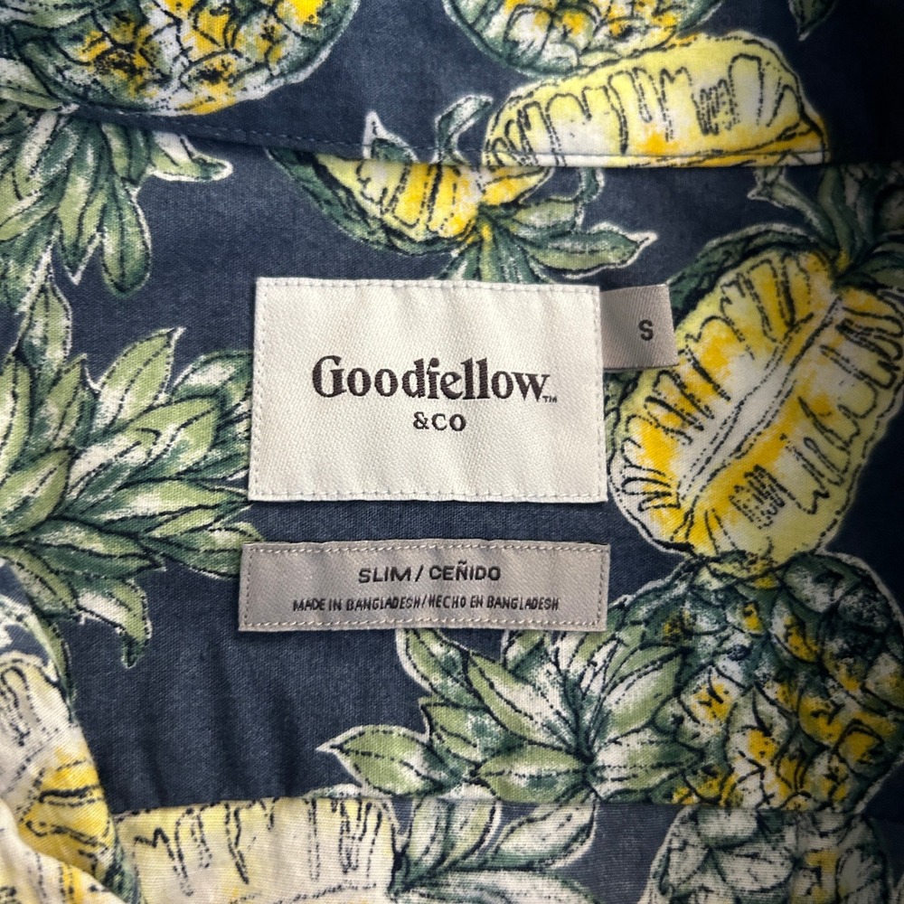 Goodfellow & Co Pineapple Print Short Sleeve Button Down Shirt Navy Small - Picture 3 of 7